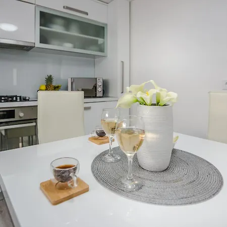 Appartement With Parking Space - 21751