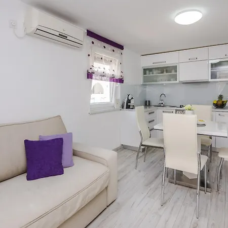 With Parking Space - 21751 Apartman Vir