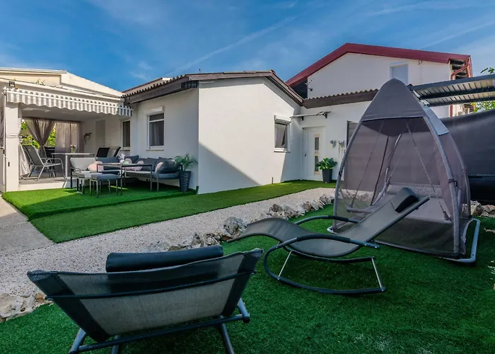 With Parking Space - 21751 Apartman