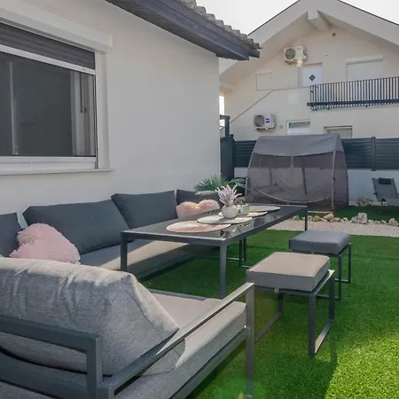 Apartman With Parking Space - 21751